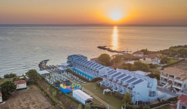 GOLDEN COAST FAMILY RESORT ****