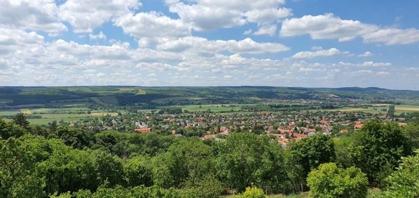 Pannonhalma és Pápa: Apátság és a kékfestők titka
