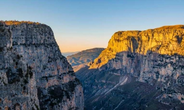 Észak-Görögország hegyvidékei és az Albán riviéra ****