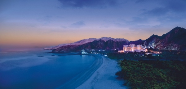 Al Bustan Palace Ritz Carlton Hotel - 4 éjszakás