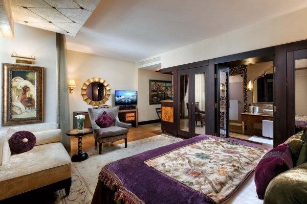 Mardan Palace (ex. Titanic) *****