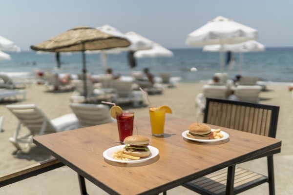 RAMADA HOTEL & SUITES KUSADASI ****