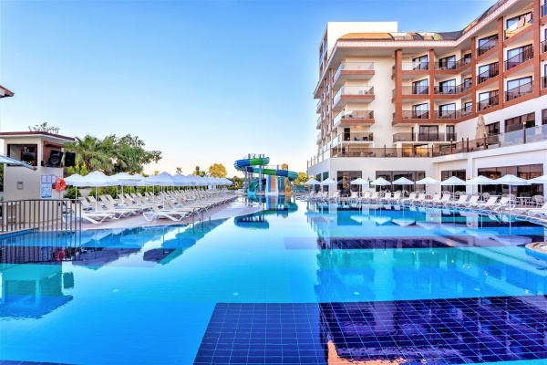 GLAMOUR RESORT & SPA *****