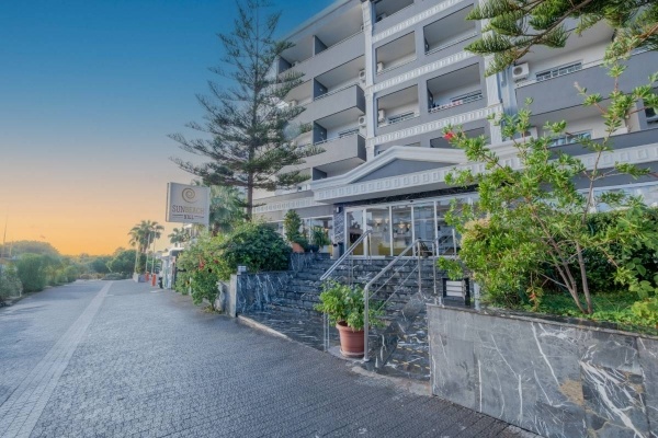 Sun Beach Hill**** - AI, repülővel