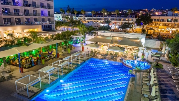 Nicholas Color Hotel - 13 éjszakás