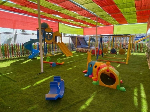 Invidia Coral Beach Tiran ****