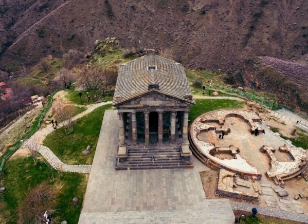 Az Ararát árnyékában - Csillagtúra Örményországban ****