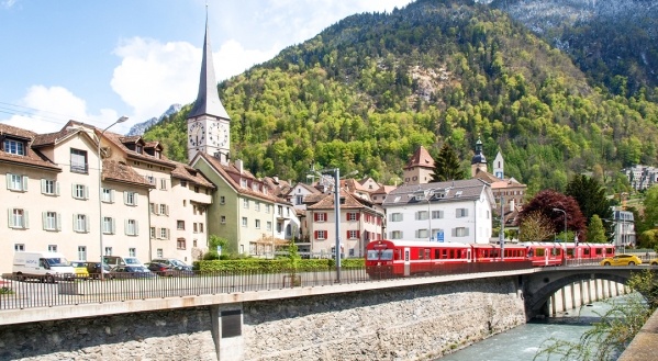 Vonaton, vízen, levegőben Svájcban