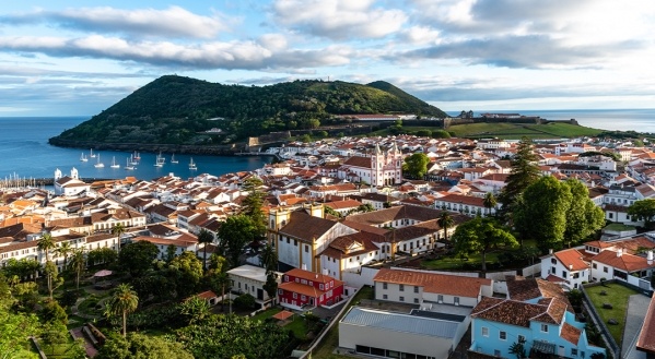 A smaragdzöld Azori-szigetek