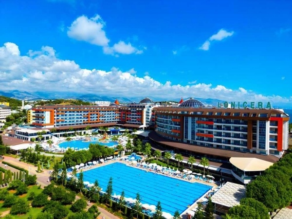 Lonicera Resort & Spa *****