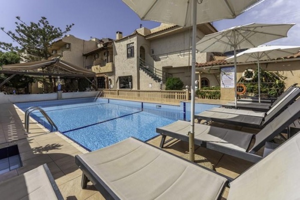 Erato Hotel ***