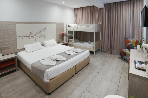 Nicholas Color Hotel ***