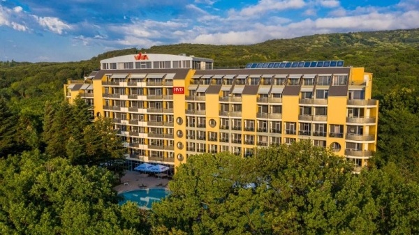 HVD Viva Club **** Golden Sands repülővel