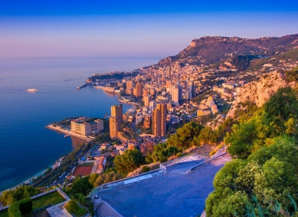 Nizza és Monaco: karneváli hangulatban