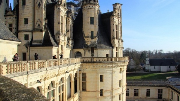 PÁRIZS - REPÜLŐVEL - Romantikus hangulatban a szerelmesek városában