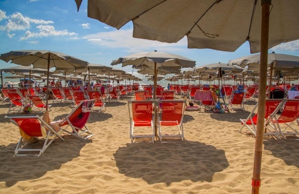 RIMINI-RAVENNA-URBINO ÉS SAN-MARINO - TENGERPARTI PIHENÉSSEL - Emiglia-Romagna, a kultúra, művészetek és a gasztronómia földje