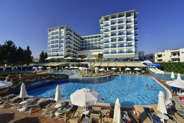 Azura Deluxe Resort & Spa *****