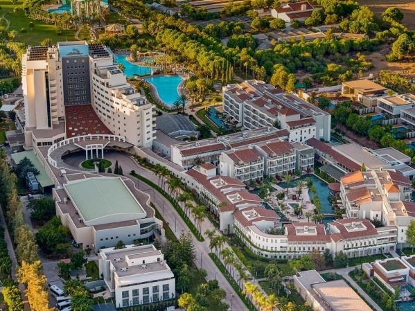 Lara Barut Collection *****