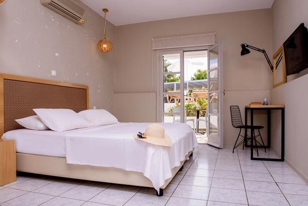 Iphigenia Mythic Retreat ***