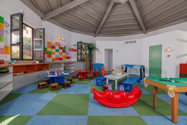 Anissa Beach & Village ****