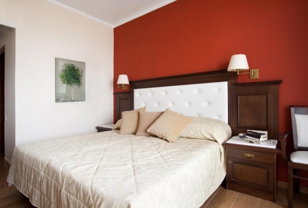 Achillion Palace ****