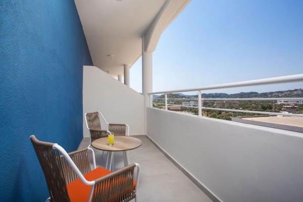 Mazoren Art Hotel ***