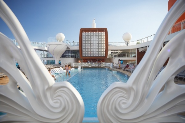A CSENDES-ÓCEÁNON ÁT, Celebrity Edge
