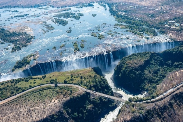 AZ IGAZI DÉL-AFRIKA - VIKTÓRIA-VÍZESÉS ÉS A CHOBE NEMZETI PARK