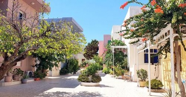 Evina Rooms & Suites ***
