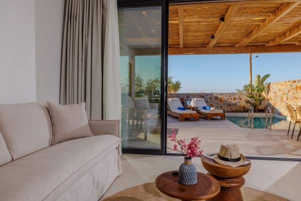 Deos Luxury Suites ****, Görögország