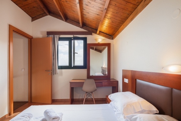 Dia Apartments ***, Görögország