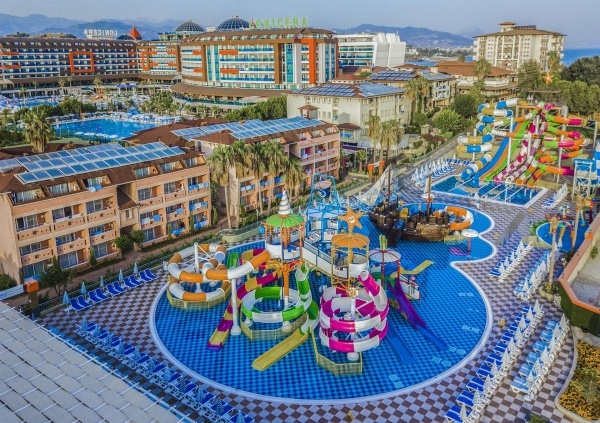 Lonicera World Hotel ****
