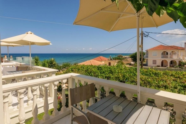 Belussi Beach Hotel & Suites ****