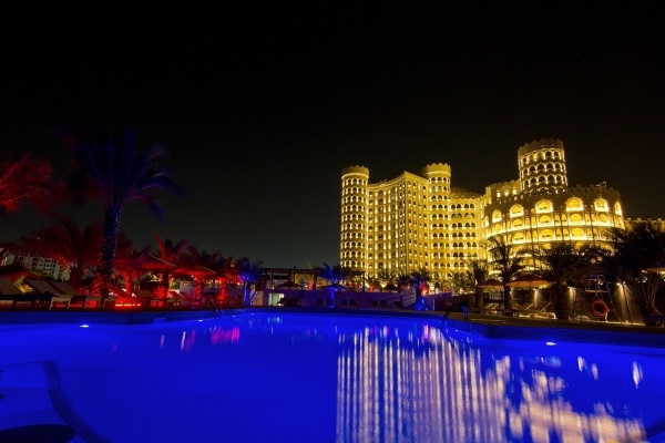 AL HAMRA RESIDENCE ****