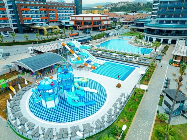 Lonicera Premium Hotel *****
