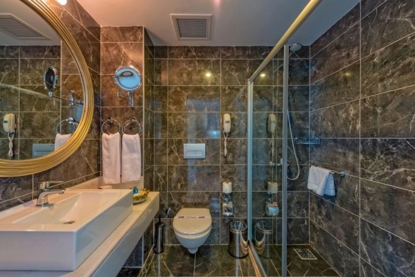 Serenis Hotel *****