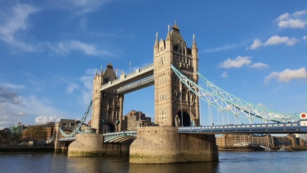 LONDON REPÜLŐVEL - NAGY-BRITANNIA UTAZÁS