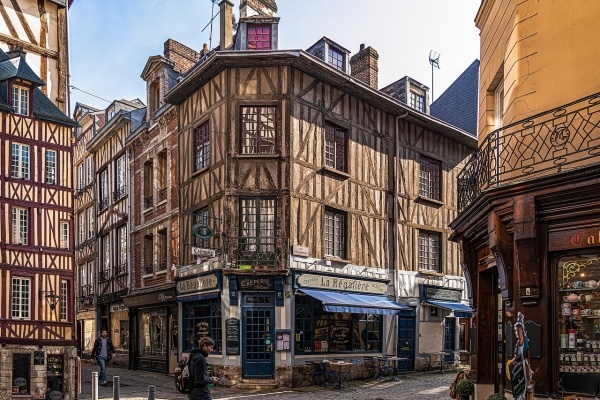 Normandia-Bretagne repülővel, repülővel