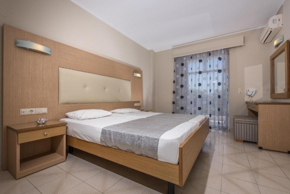 Hotel Golden Sun **** AI, repülővel