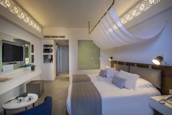 Lordos Beach Hotel**** - RE/FP/TP, repülővel