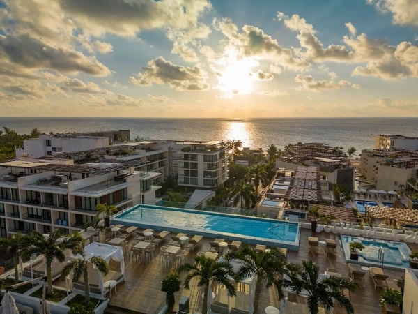The Reef 28****AI 18+, repülővel