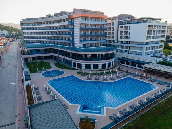 Lonicera Premium Hotel *****