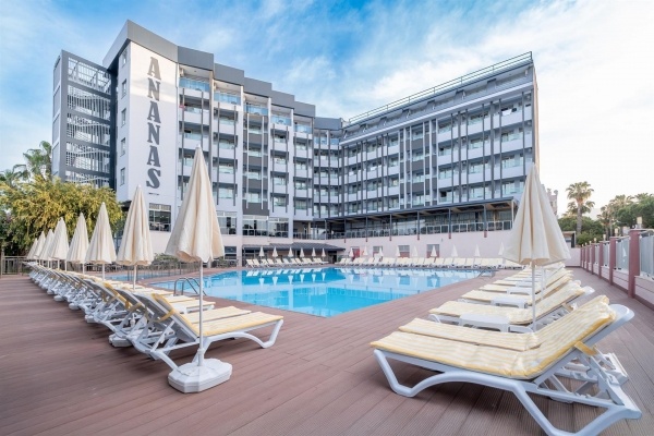 Ananas Hotel ****