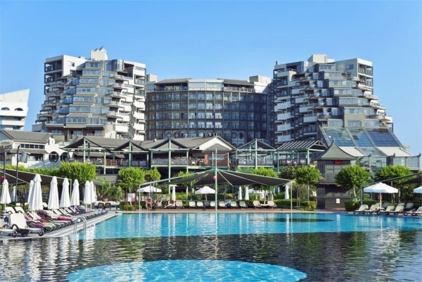 Limak Lara De Luxe Hotel & Resort *****