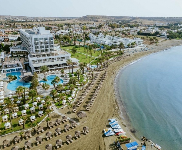 Golden Bay Beach Hotel *****