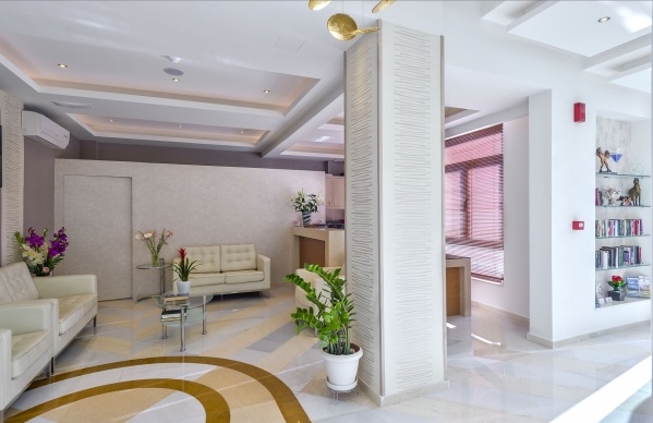 Leonidas Apartments ***, Görögország
