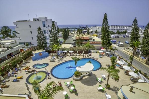 Stamatia Beach Hotel ***