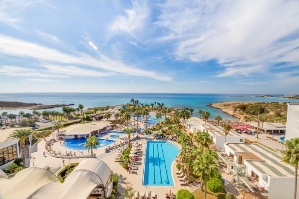 Adams Beach Hotel *****