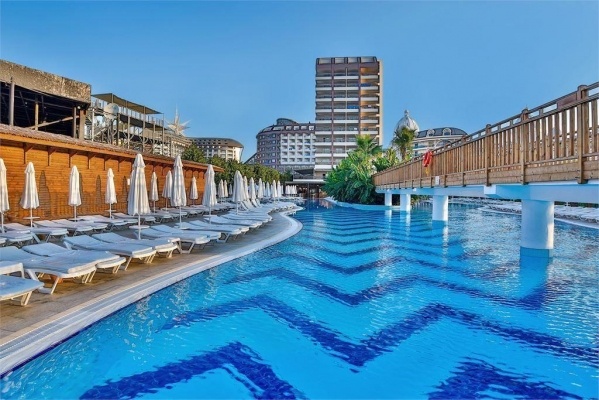 Saturn Palace Resort *****