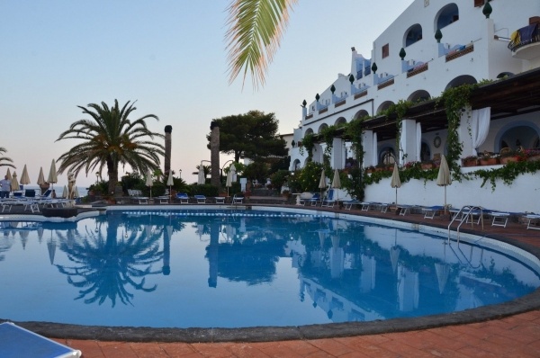 Arathena Rocks Hotel
